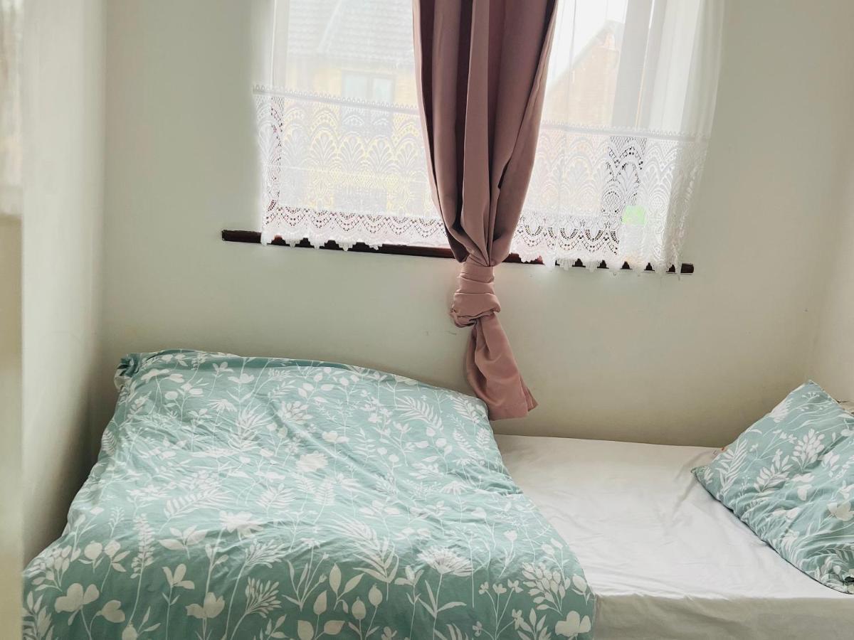 Clove, 3-4 Bed House With Garden, Free Parking, Sleeps 9 In Grays & Chafford Hundred Stifford Kültér fotó