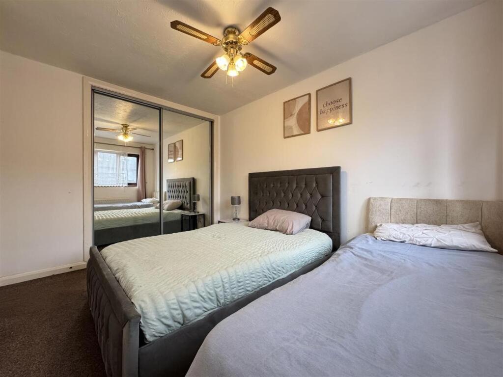 Clove, 3-4 Bed House With Garden, Free Parking, Sleeps 9 In Grays & Chafford Hundred Stifford Kültér fotó