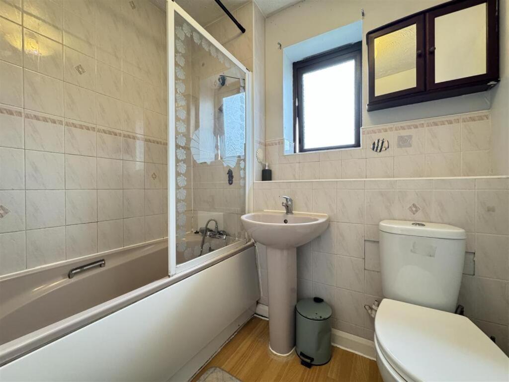 Clove, 3-4 Bed House With Garden, Free Parking, Sleeps 9 In Grays & Chafford Hundred Stifford Kültér fotó